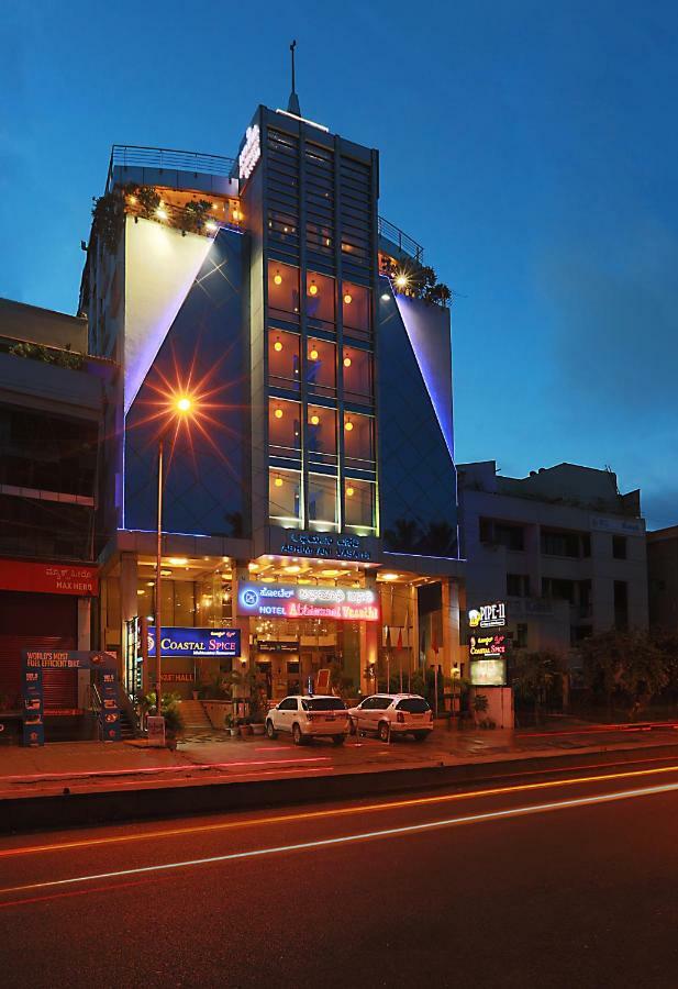 Hotel Abhimaani Vasathi, Rajajinagar Бангалор Экстерьер фото